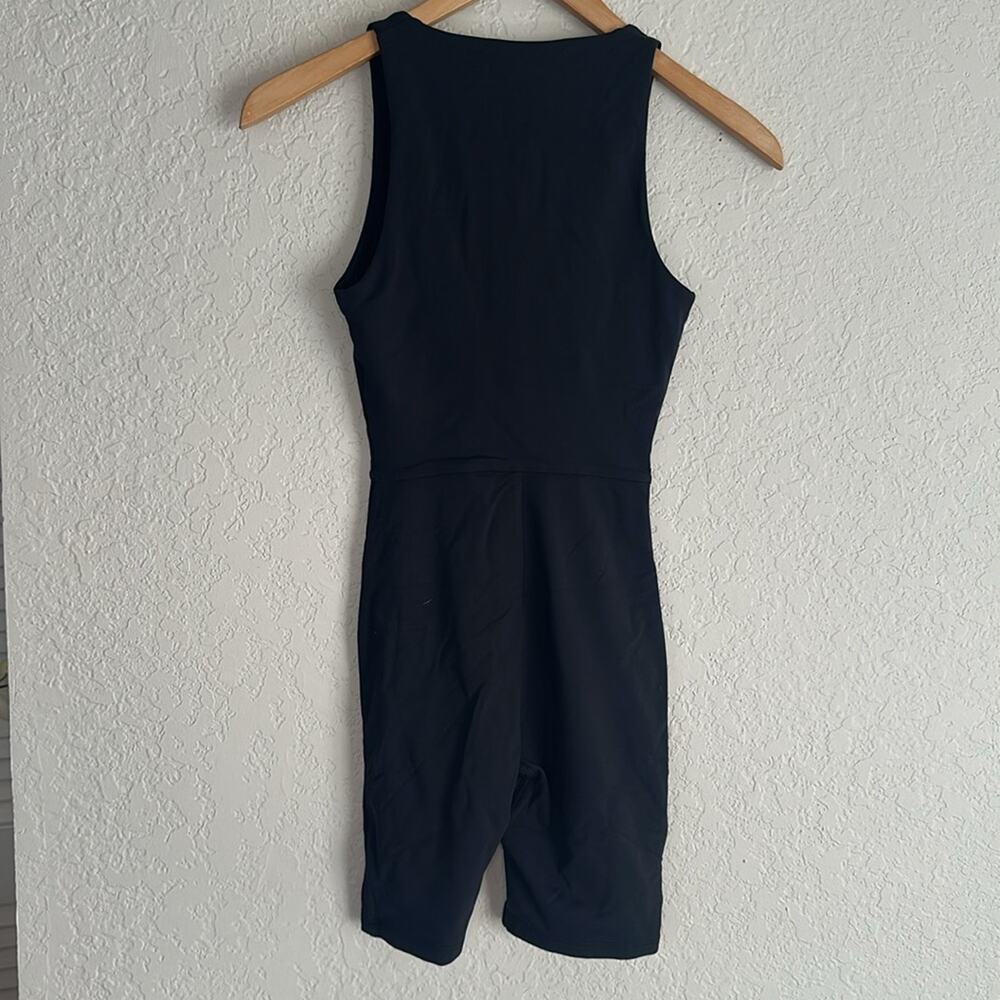 Aritzia Babaton Black V Neck Romper XXS Athletic Athleisure Loungewear Vacation - Picture 5 of 7